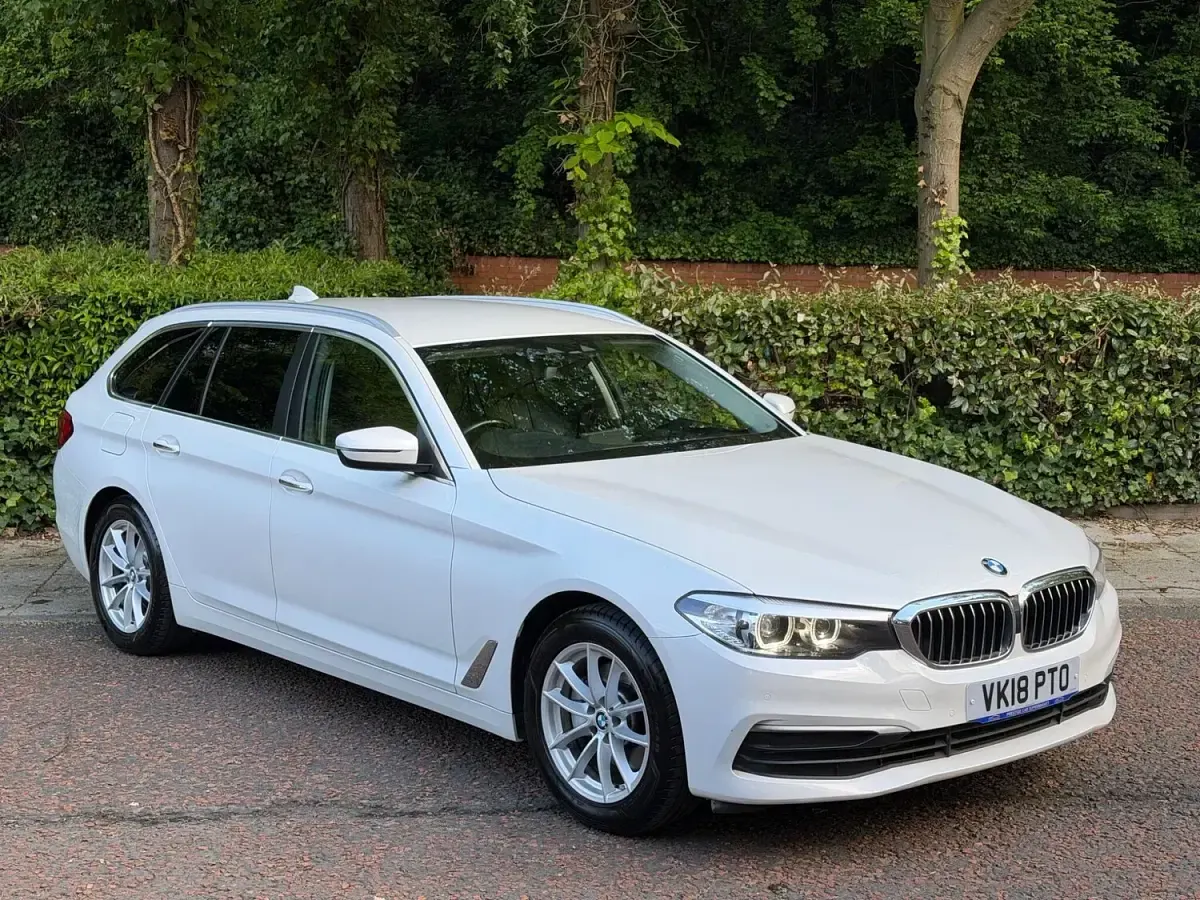 Używany BMW 520 Comfort Edition 2018 Biały Kombi
