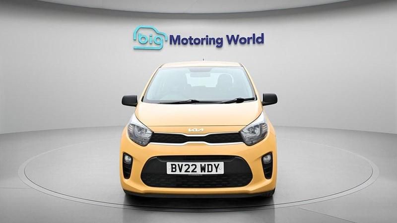 Used Kia Picanto 66 HP (48 kW) 2022 Yellow Hatchback
