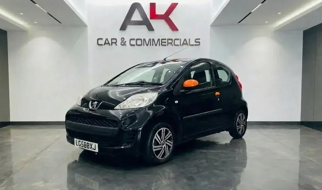Used Peugeot 107 68 HP (50 kW) 2008 Black Hatchback
