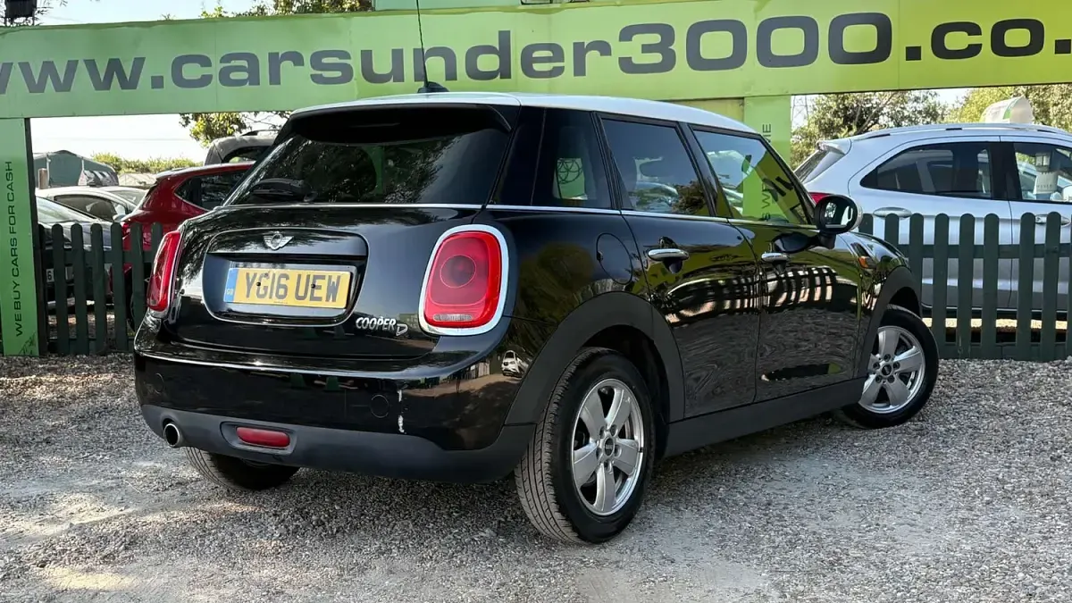 Used Mini Cooper D Hatch 116 HP (85 kW) 2016 Black Hatchback