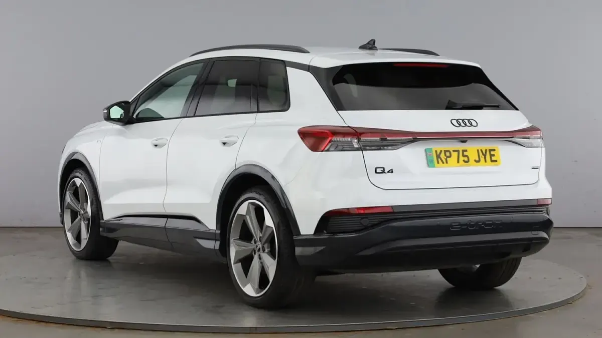 Used Audi Q4 e-tron Black Edition 210 kW (286 HP) 2025 White SUV