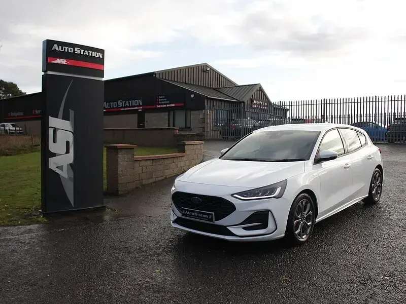 Used Ford Focus ST-Line 2024 White Hatchback