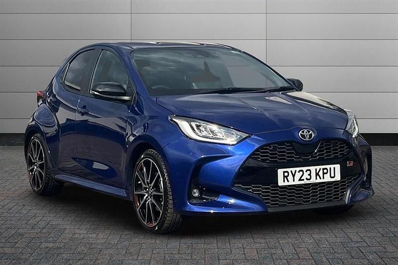 Blue Used 2023 Toyota Yaris Hybrid Sport Hatchback | £19,799 (Fair price) - Image 1/3