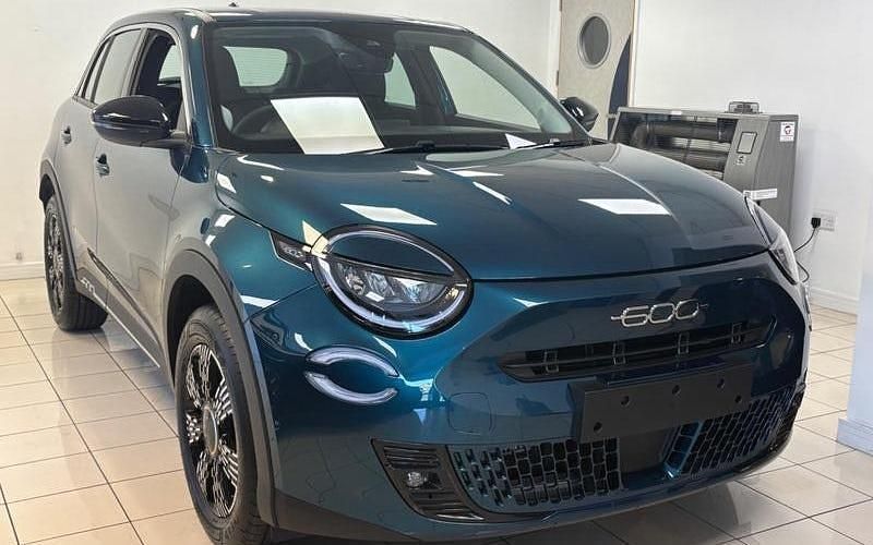 New Fiat 600 Icon 101 HP (74 kW) 2025 SUV
