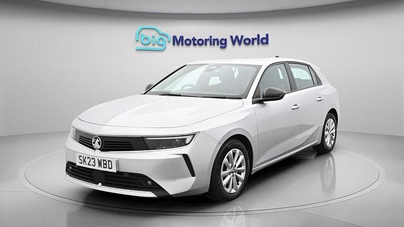 Used Vauxhall Astra Design Edition 130 HP (95 kW) 2023 Grey Hatchback