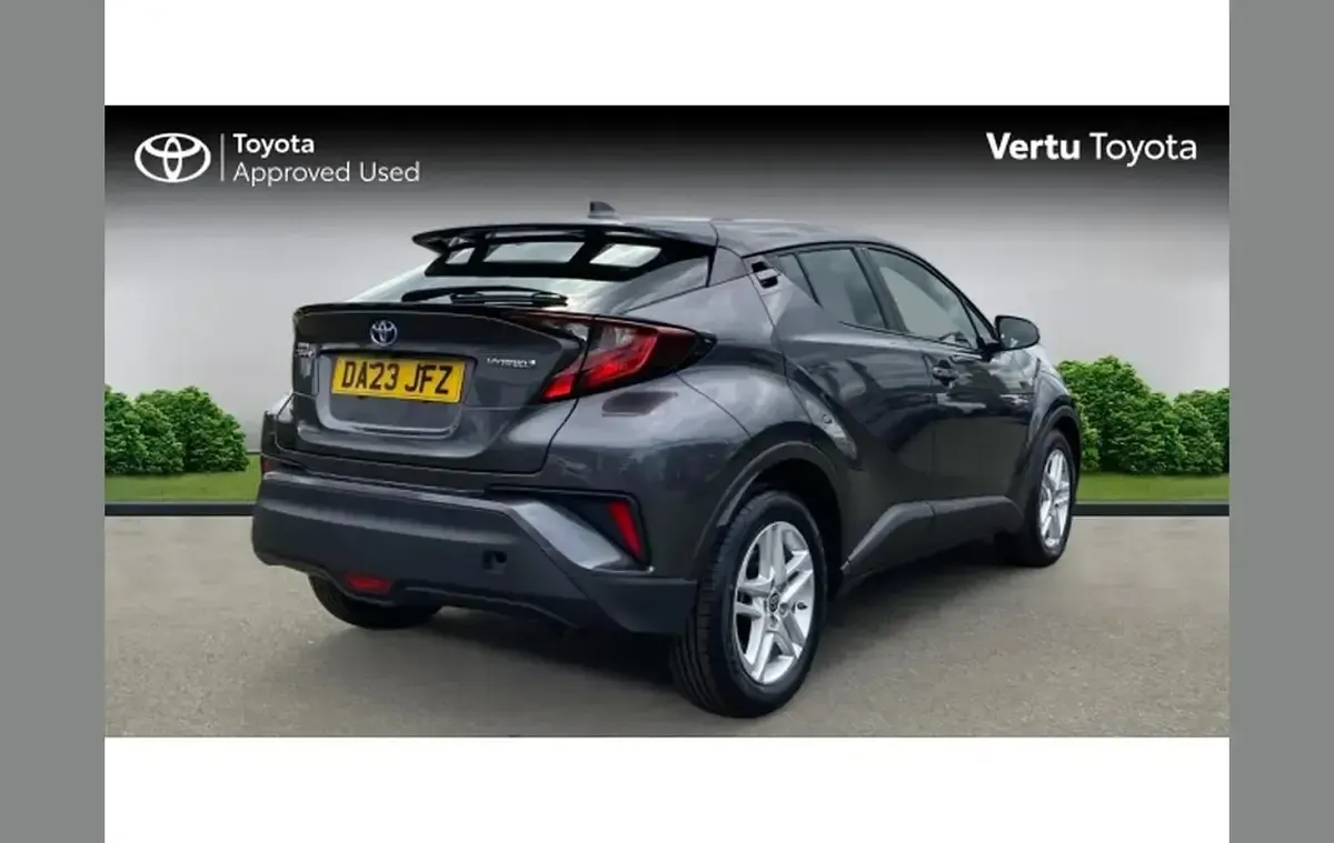 Usado Toyota C-HR 122 HP (89 kW) 2023 Cinzento SUV