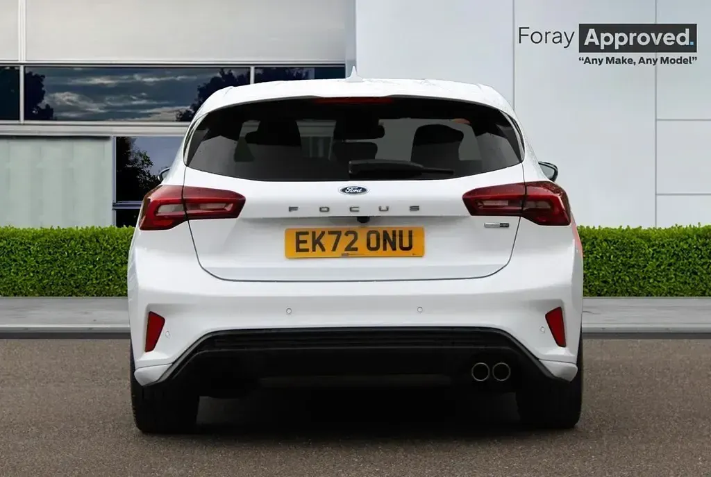 Used Ford Focus ST-Line 2022 Frozen white Hatchback