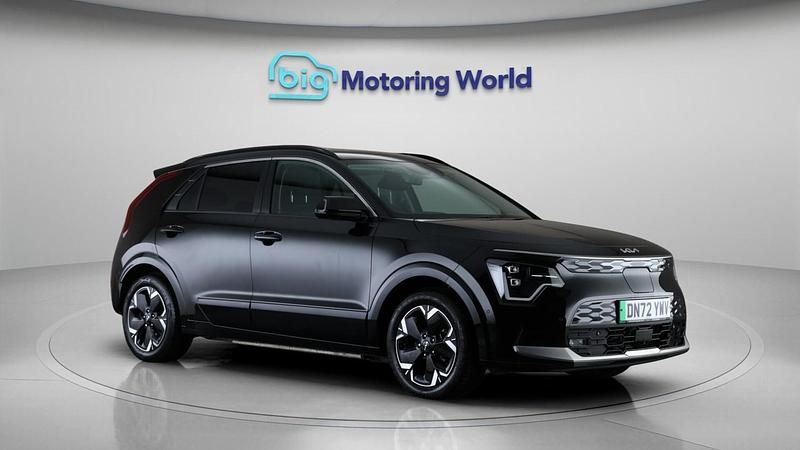 Black Used 2023 Kia e-Niro SUV | £21,600 (Fair price) - Image 1/4