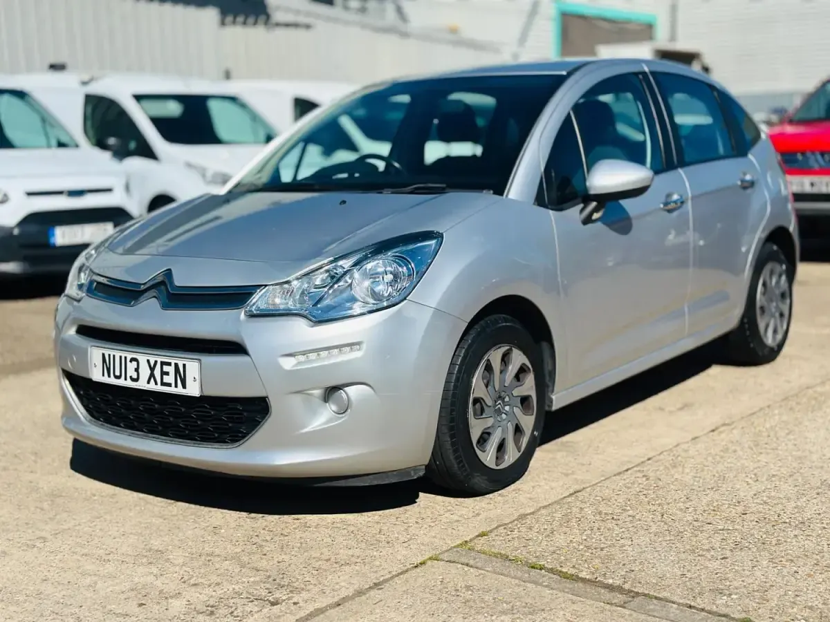 Begagnad Citroën C3 VTR Sport 2013 Silver Halvkombi