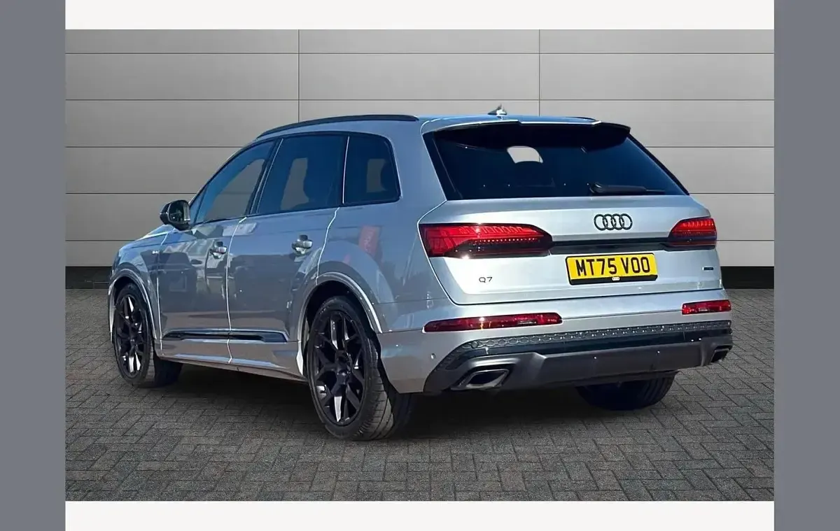 Used Audi Q7 Black Edition 286 HP (210 kW) 2025 Satellite silver SUV
