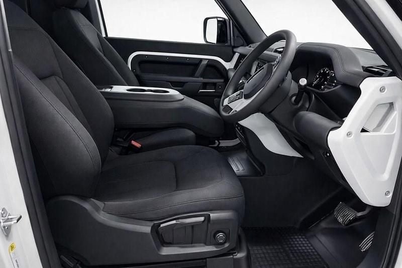 Used Land Rover Defender S 200 HP (147 kW) 2021 White SUV