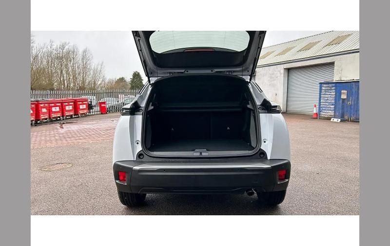 New Peugeot 2008 Allure 99 HP (72 kW) 2025 Other SUV