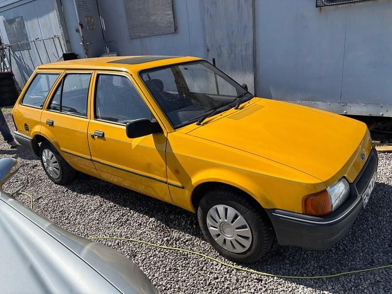 Used Ford Escort 1988 Yellow Estate
