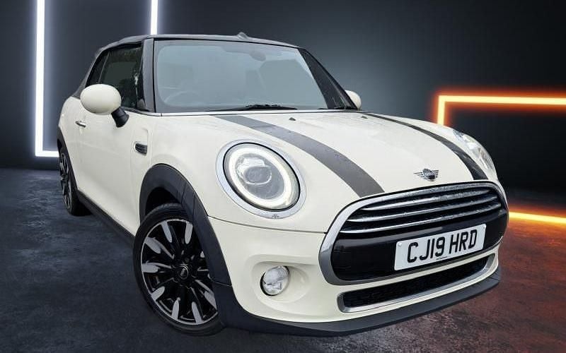 Usado Mini Cooper Cabriolet Exclusive 136 HP (100 kW) 2019 Cabrios