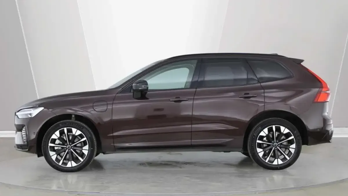 Used Volvo XC60 Ultra 449 HP (330 kW) 2025 Red SUV