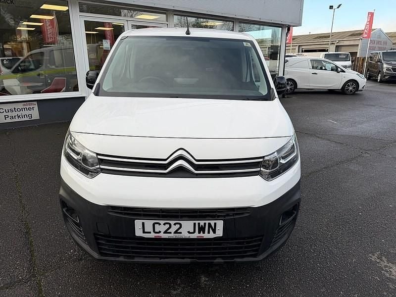 Used Citroën Berlingo 100 HP (73 kW) 2022 White MPV