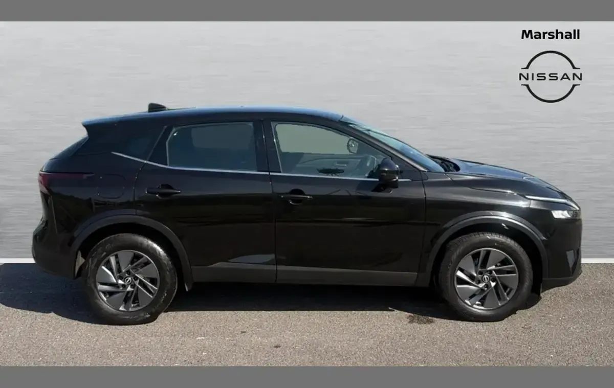 Used Nissan Qashqai Acenta Premium 155 HP (114 kW) 2023 Black SUV