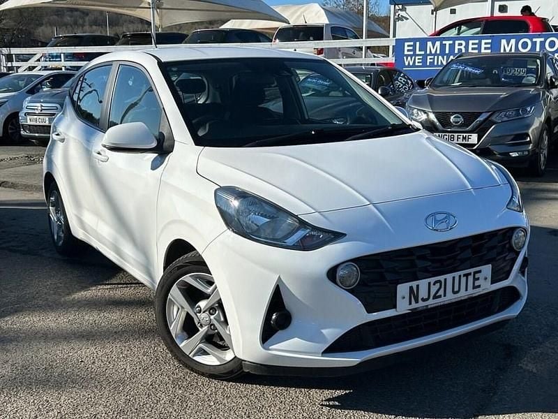 Used Hyundai i10 SE 84 HP (61 kW) 2021 White Hatchback