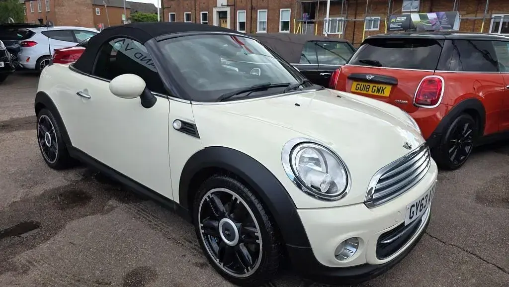 Usado Mini Cooper Cabriolet 122 HP (89 kW) 2013 Branco Cabrios