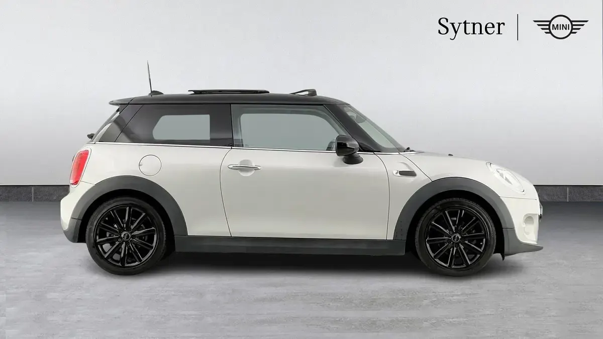 Usado Mini Cooper D Hatch 114 HP (83 kW) 2017 Prateado Citadino