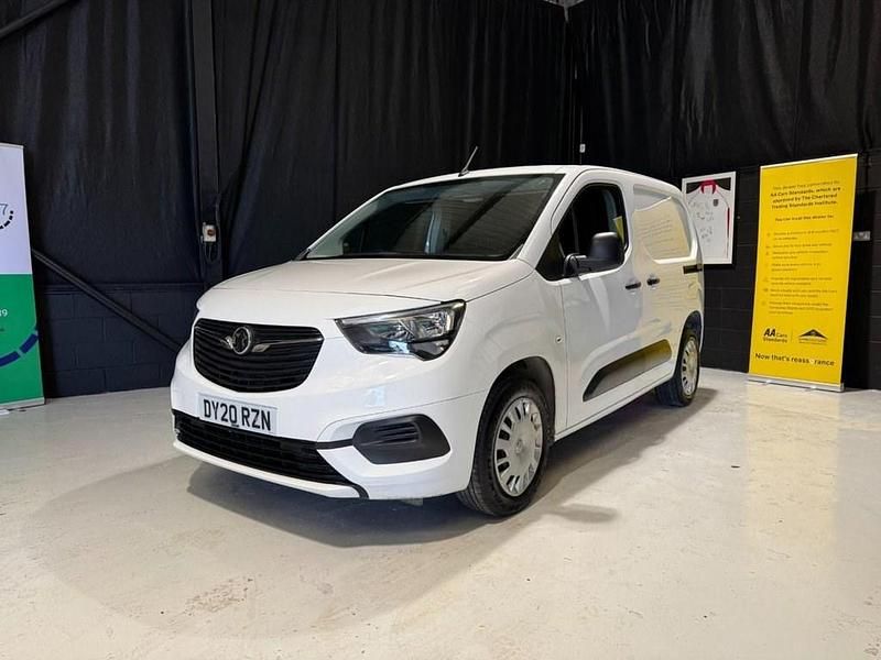 Used Vauxhall Combo Sportive 100 HP (73 kW) 2020 White MPV