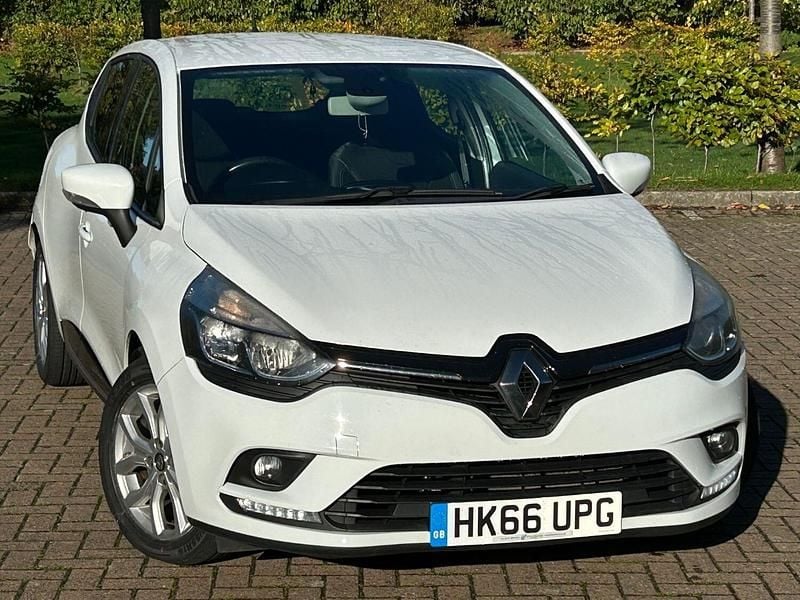 White Used 2017 Renault Clio IV Dynamique Hatchback | £5,495 (Good price) - Image 1/4