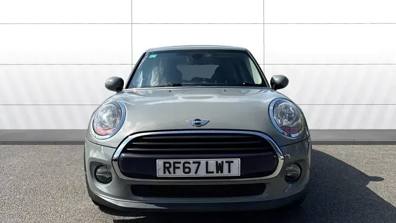 Gebraucht Mini Cooper Hatch 136 PS (100 kW) 2017 Grau Kleinwagen