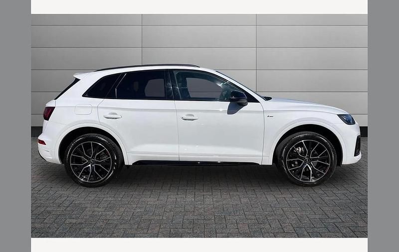 Used Audi Q5 Black Edition 204 HP (150 kW) 2024 White SUV