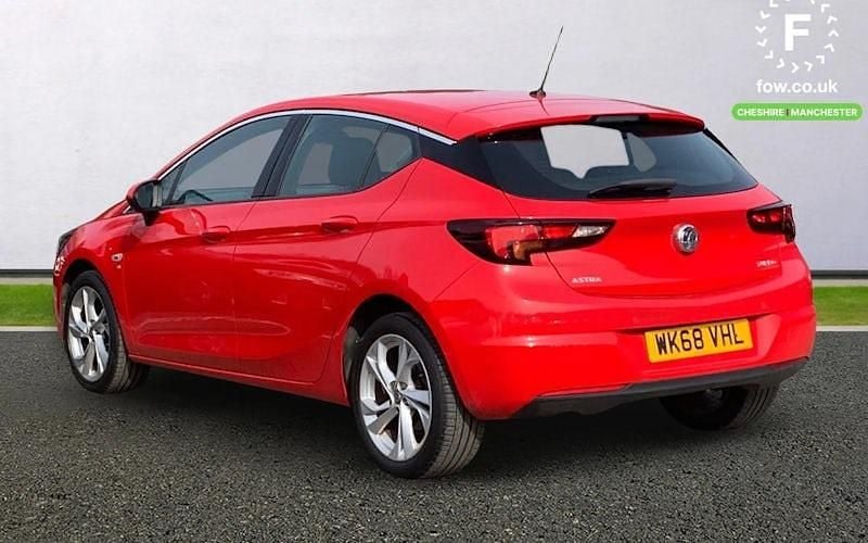 Used Vauxhall Astra Active 150 HP (110 kW) 2018 Red Hatchback