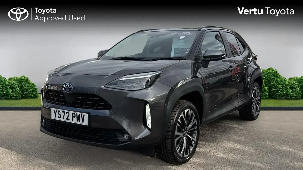 Used Toyota Yaris Hybrid 116 HP (85 kW) 2022 Decuma grey (metallic paint) Estate