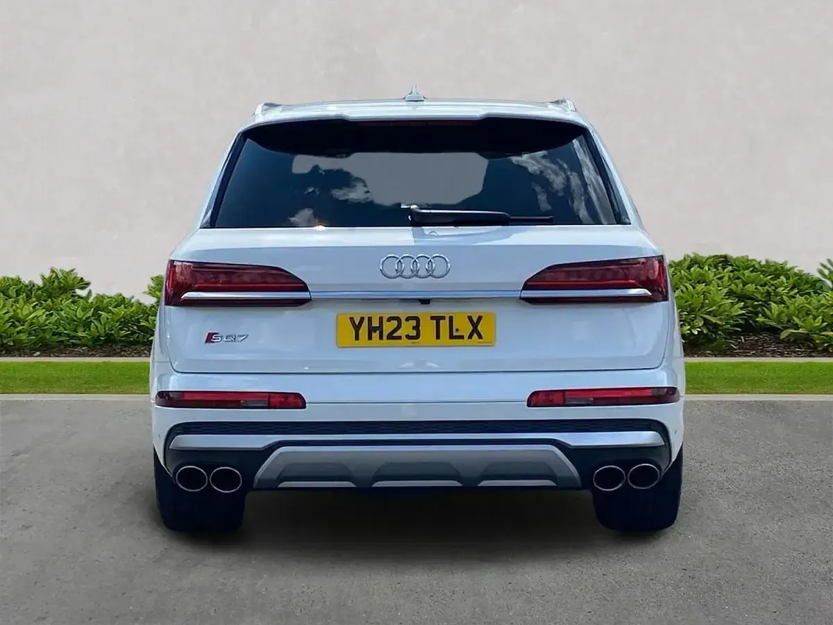 Used Audi Q7 Advanced 507 HP (372 kW) 2023 White SUV