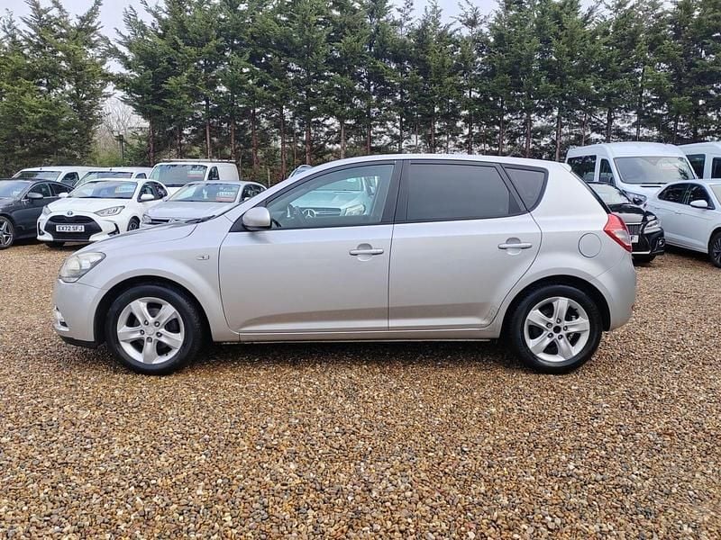 Used Kia Ceed 2012 Silver Hatchback