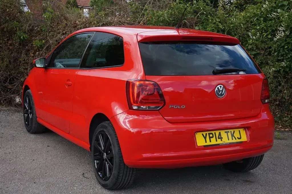 Used VW Polo Edition 60 HP (44 kW) 2014 Red Hatchback
