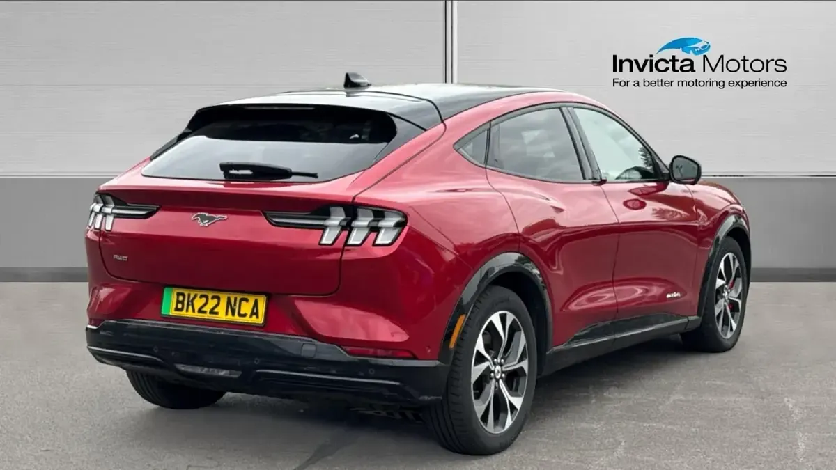 Gebraucht Ford Mustang Mach-E Extended Range 258 kW (351 PS) 2022 Rot SUV