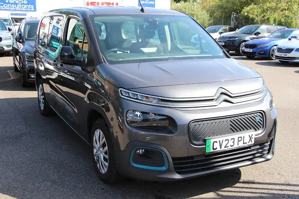 Used Citroën e-Berlingo Feel 100 kW (136 HP) 2023 Platinum grey MPV