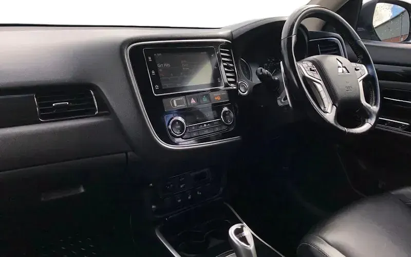 Usado Mitsubishi Outlander P-HEV 203 HP (149 kW) 2018 Cinzento Carrinha