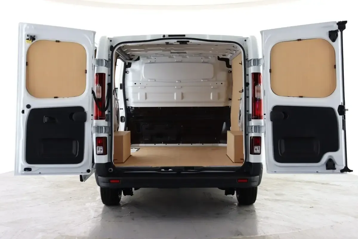 New Renault Trafic 2026 White MPV