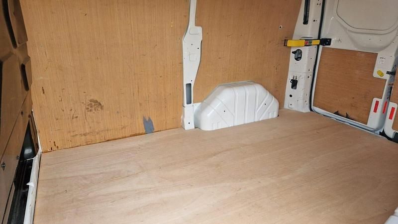 Image 3/4