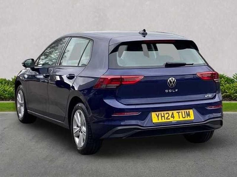 Used VW Golf VIII Life 150 HP (110 kW) 2024 Blue Hatchback