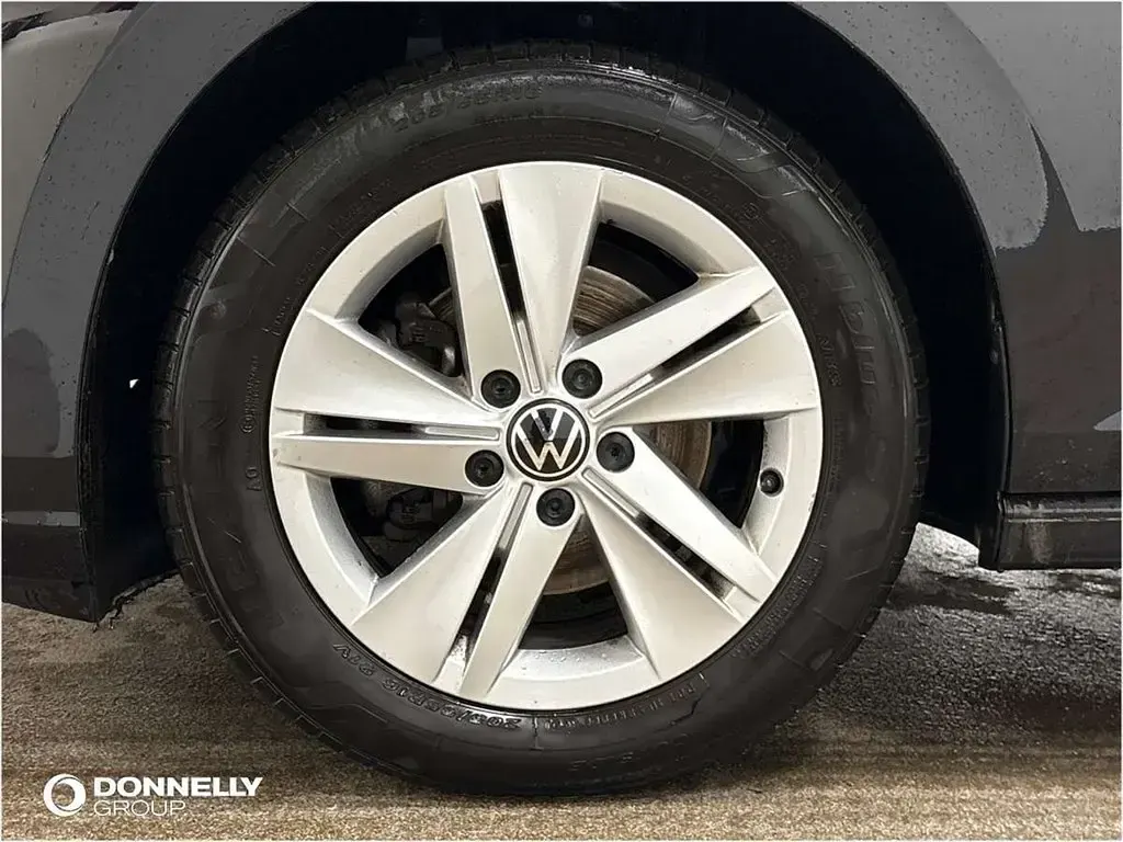 Used VW Golf VIII Life 108 HP (79 kW) 2023 Black Estate