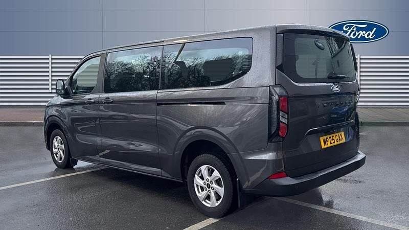 Used Ford Tourneo Custom Zetec 136 HP (100 kW) 2025 Van