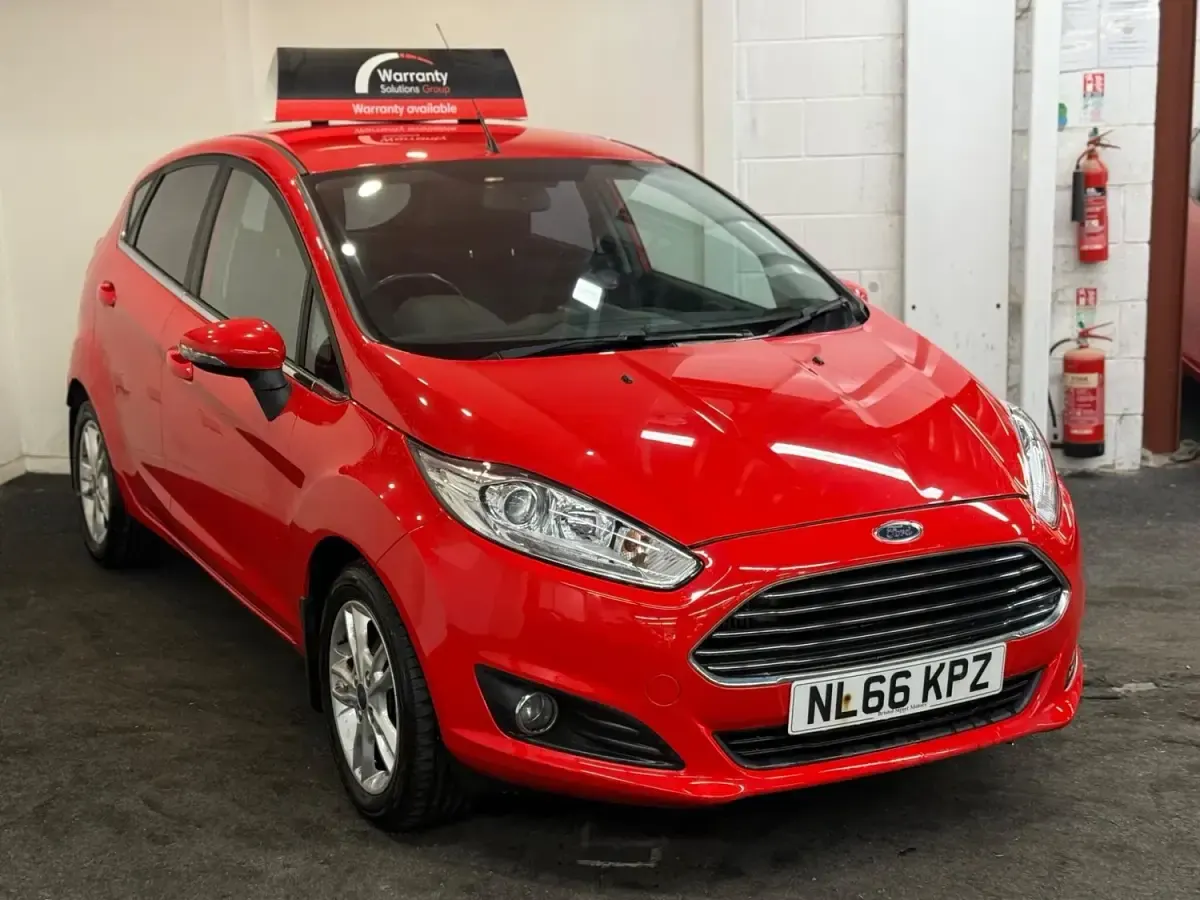 Używany Ford Fiesta Zetec 2017 Czerwony Hatchback