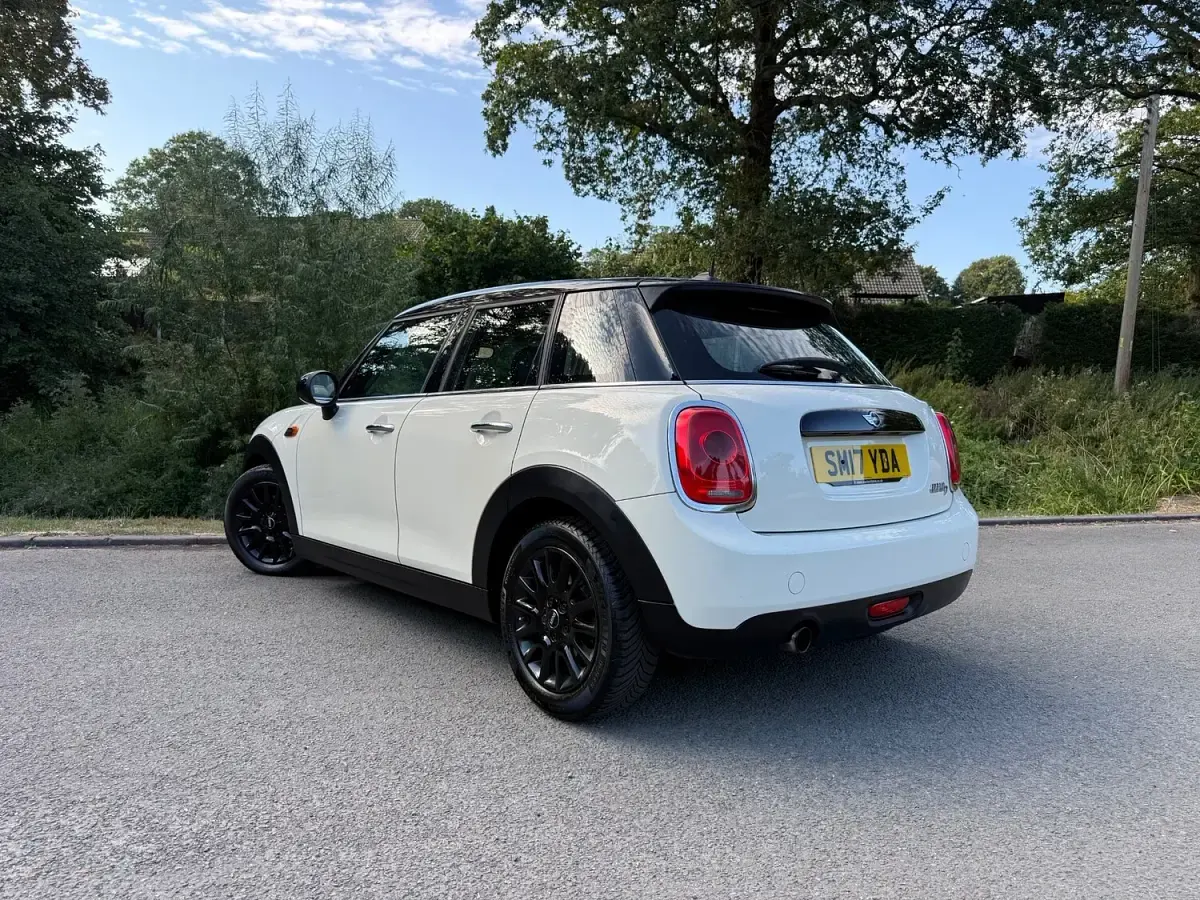 Used Mini Cooper D Hatch 2017 White Hatchback
