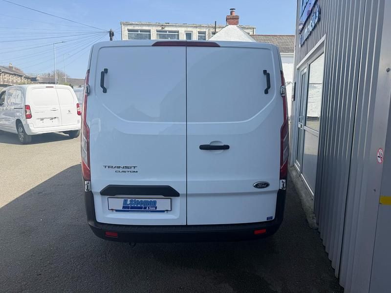 Used Ford Transit Custom 105 HP (77 kW) 2018 White Van