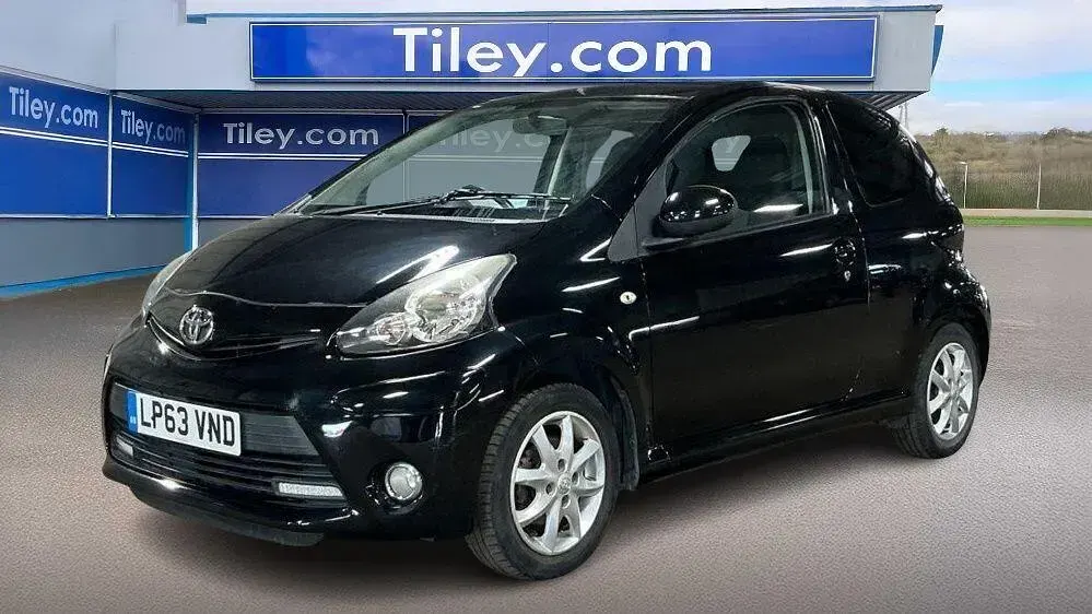 Used Toyota Aygo 68 HP (50 kW) 2014 Black Hatchback