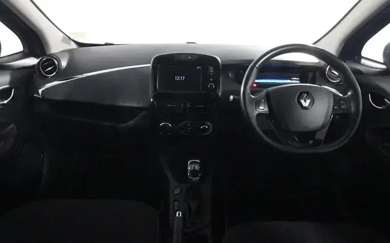 Used Renault Zoe Dynamique 67 kW (92 HP) 2017 Grey Hatchback