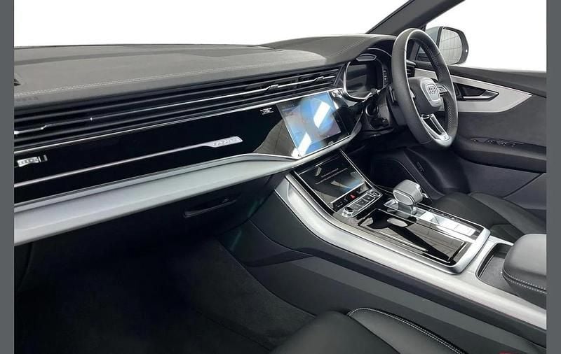 Used Audi Q8 S-Line 281 HP (206 kW) 2025 Silver SUV