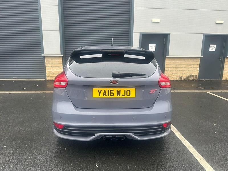Used Ford Focus ST 246 HP (180 kW) 2016 Grey Hatchback