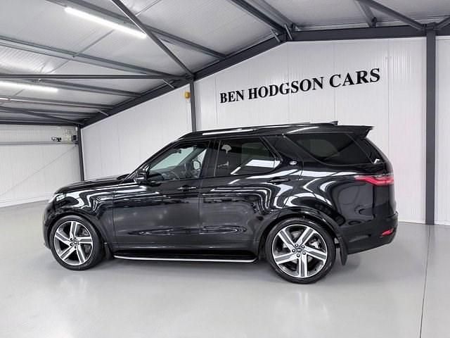 Used Land Rover Discovery 5 HSE Dynamic 360 HP (264 kW) 2023 Black SUV