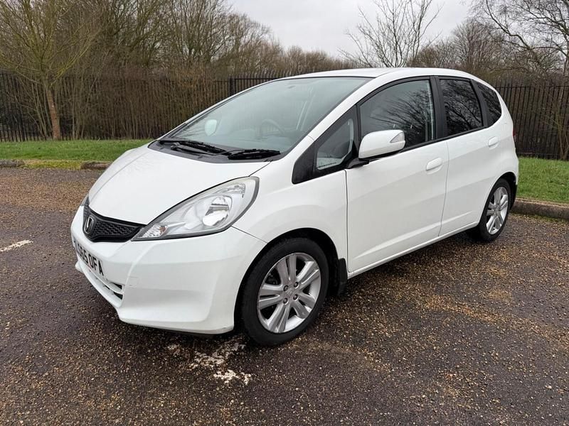 Used Honda Jazz ES 2015 White Hatchback